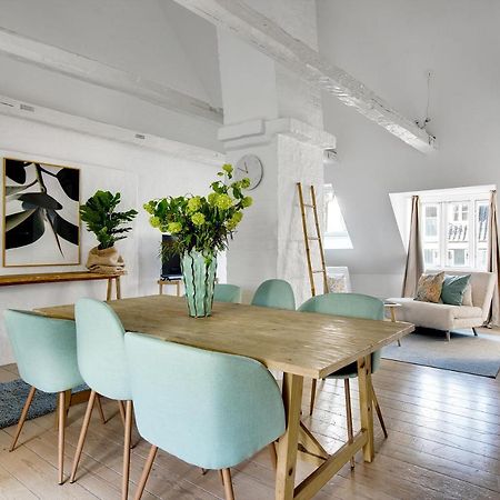 קופנהגן Sanders Main - Endearing Two-Bedroom Duplex Apartment With A Balcony Next To Magical Nyhavn מראה חיצוני תמונה