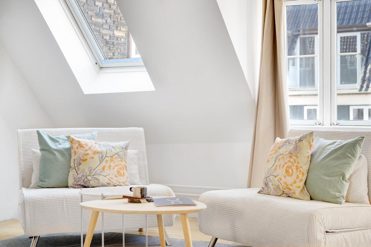 קופנהגן Sanders Main - Endearing Two-Bedroom Duplex Apartment With A Balcony Next To Magical Nyhavn מראה חיצוני תמונה