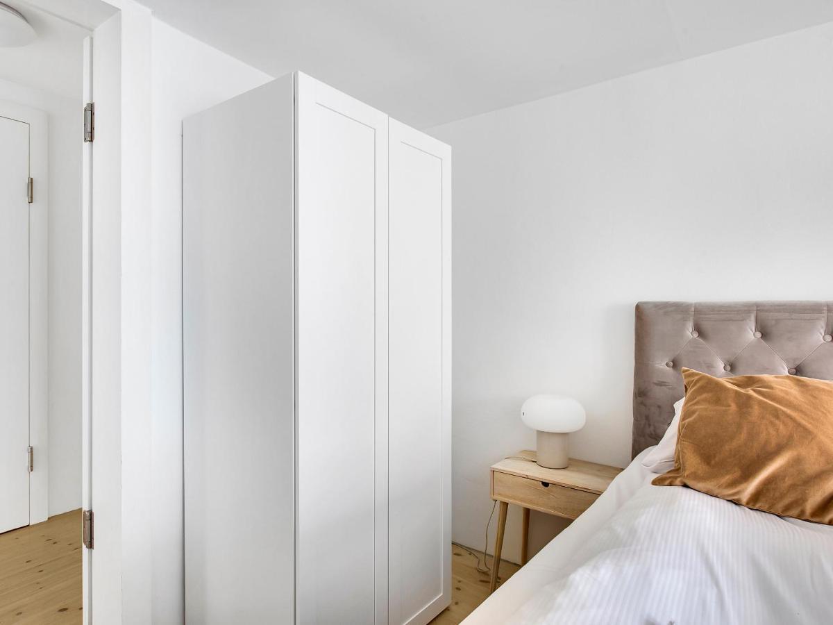 קופנהגן Sanders Main - Endearing Two-Bedroom Duplex Apartment With A Balcony Next To Magical Nyhavn מראה חיצוני תמונה
